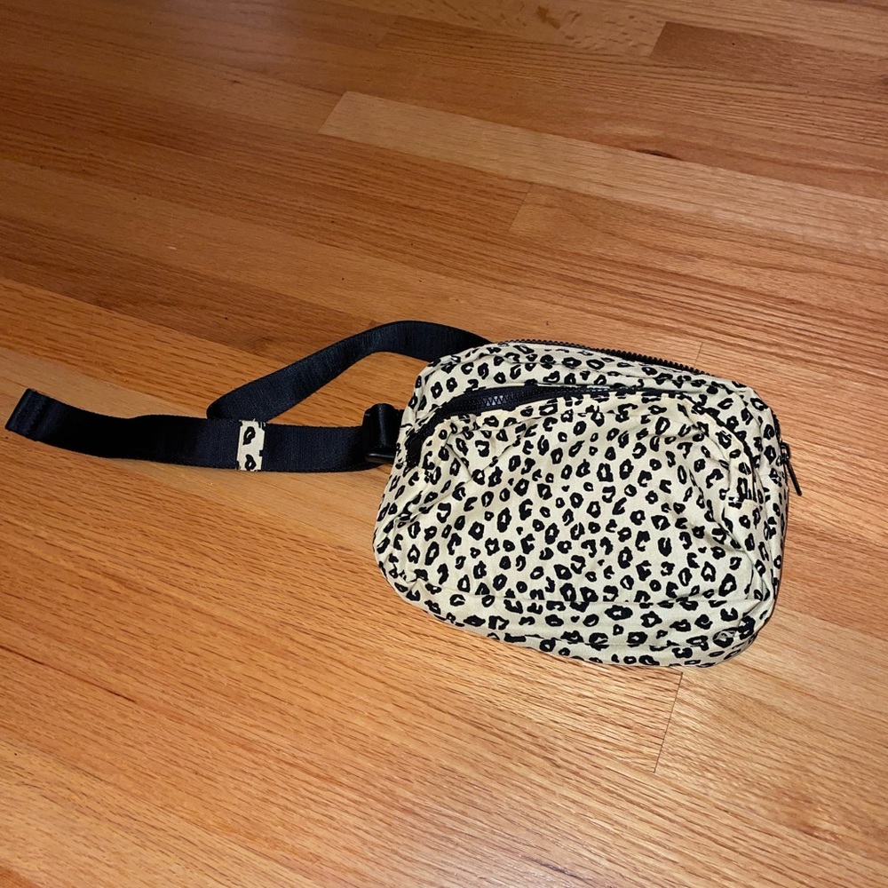 **SOLD** Baggu Honey Leopard Fanny Pack